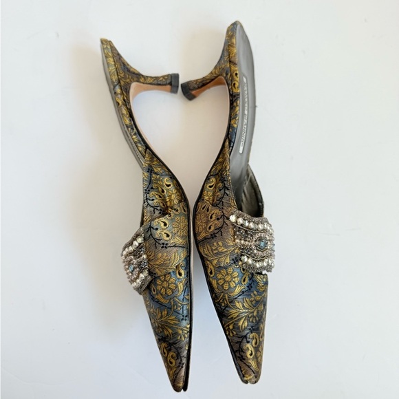 Manolo Blahnik Blue Gold Tapestry Paisley Brocade embellished mules EU 39.5 - Picture 4 of 10